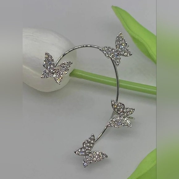🔥SINGLE BUTTERFLY EAR CUFF🔥 - Picture 2 of 2